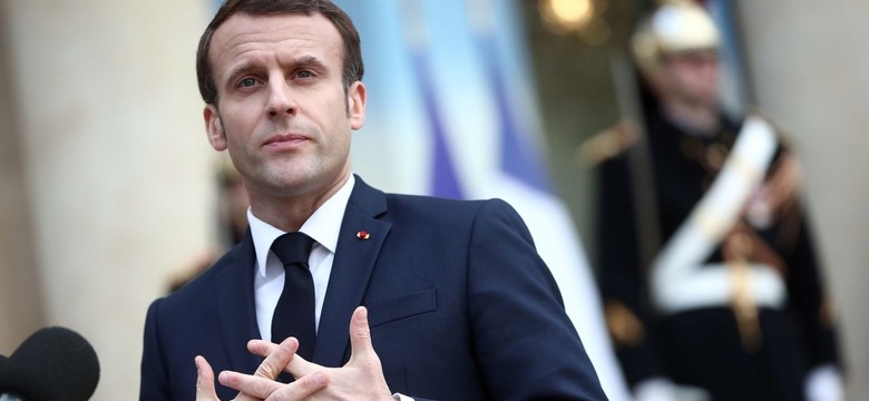 Macron pod ostrzałem deputowanych. "Rząd mówi, że jesteśmy debilami"