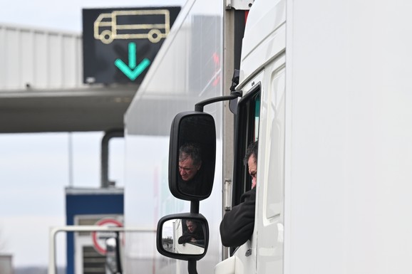 Od danas nova pravila za teške kamione: Putarina na obilaznici kod Beograda samo sa TAG-om, evo šta vozači moraju da znaju