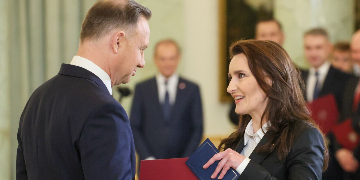 Minister Marzena Okła-Drewnowicz podczas zaprzysiężenia rządu.