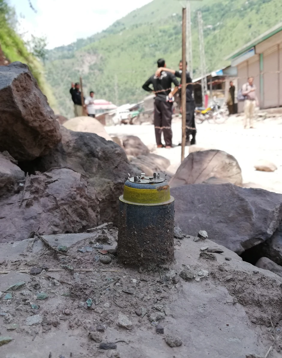 Pakistanski zvaničnici tvrde da su indijske snage bacile nezakonite kasetne bombe na region