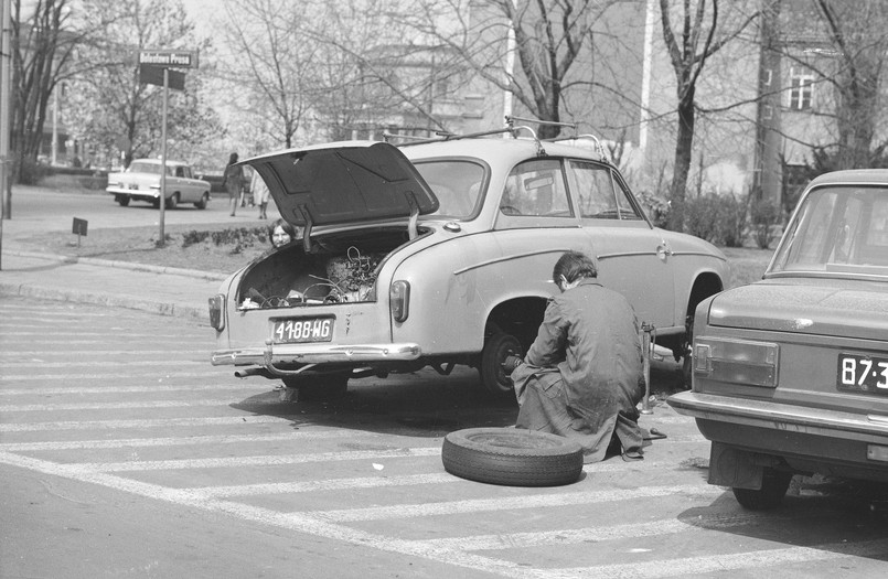 Szybki i nostalgiczny QUIZ o życiu w czasach PRL. Wyrobisz normę punktów?