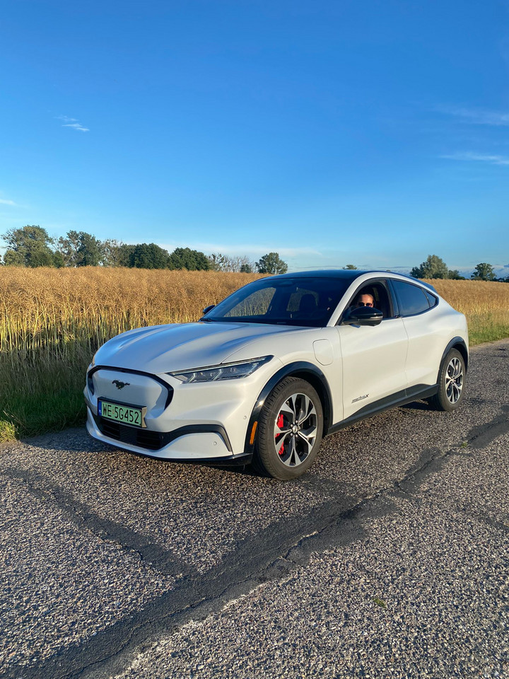 Mustang mach e vs toyota aygo x