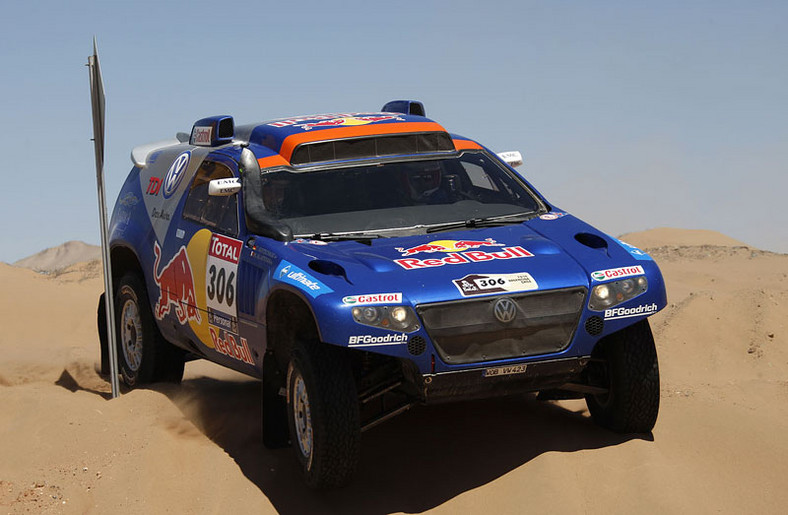 Rajd Dakar 2010: Przygoński już 8, Sonik broni honoru (12. etap na żywo, wyniki, foto)