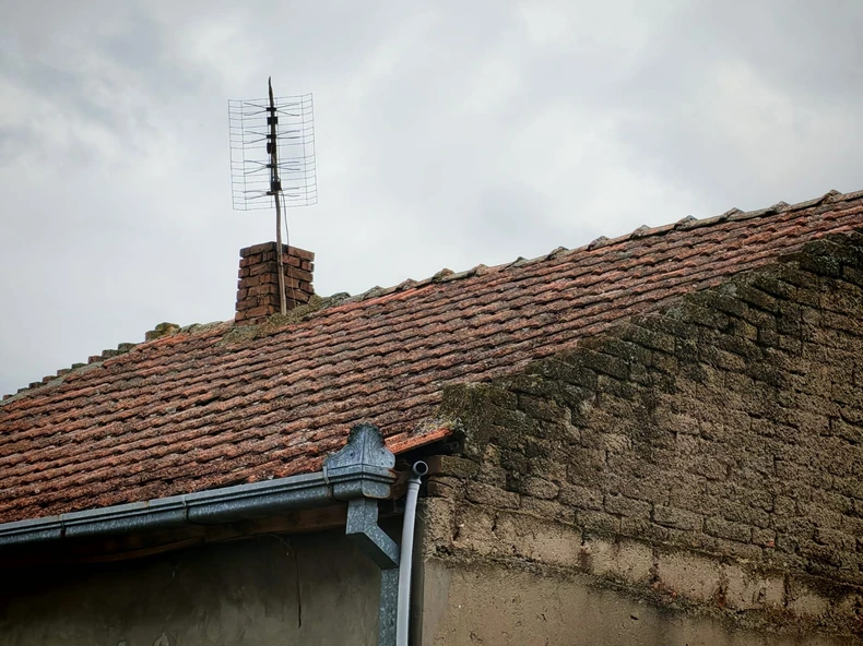 Kuća u Dolovu gde su kineski državljani držali zatočene žene