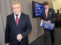 PO daje czerwoną kartkę Gowinowi