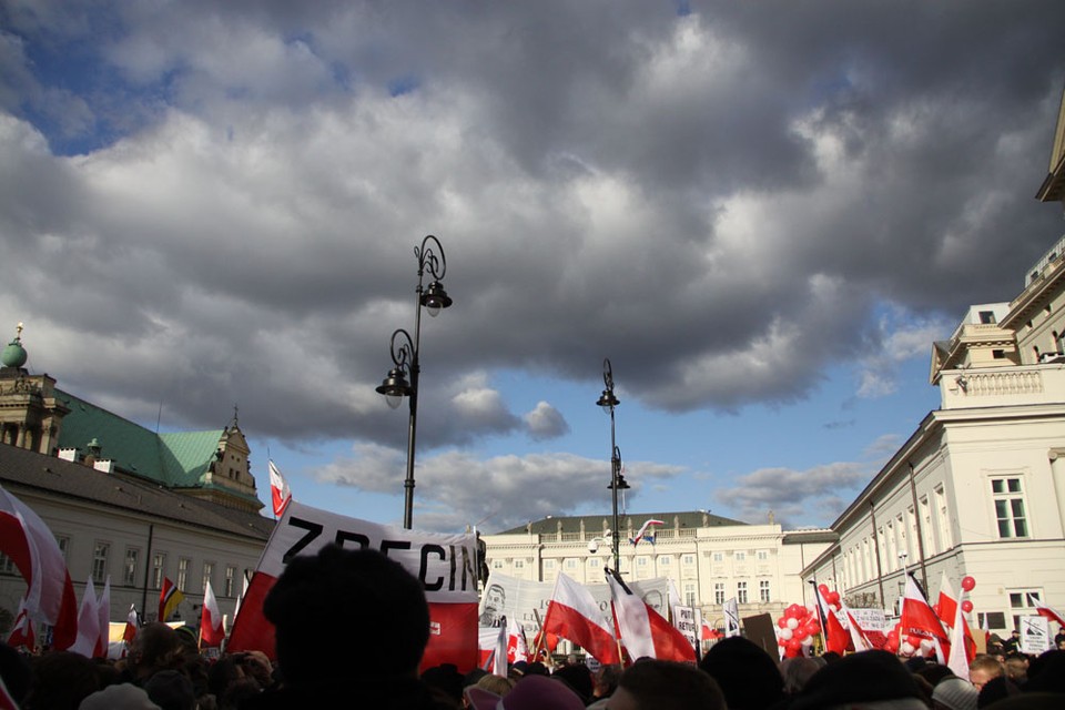 Tlum przed palacem prezydenckim, fot. Iza Procyk-Lewandowska