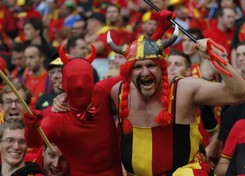 Kibice z piekła rodem. Fanom reprezentacji Belgii nie brakuje 'diabelskiej' fantazji. ZDJĘCIA