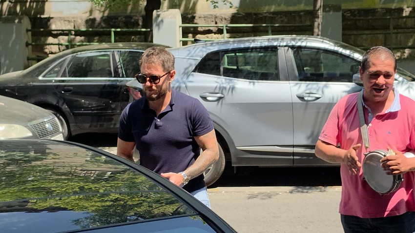 Joca Stefanović izveo ženu i sina iz porodilišta