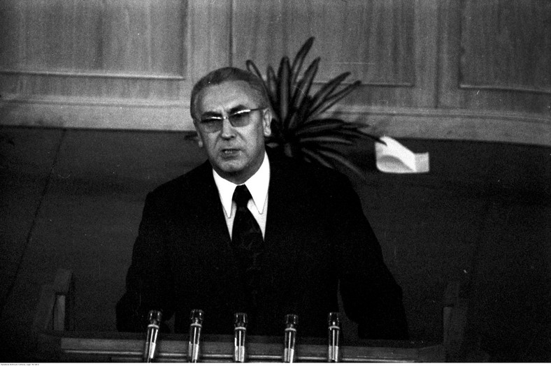 I Krajowa Konferencja Polskiej Zjednoczonej Partii Robotniczej w 1973 r. Edward Gierek podczas przemówienia