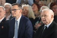 Kusiciel Morawiecki. Mami posłów PiS. "Na Nowogrodzkiej świecą się na czerwono"