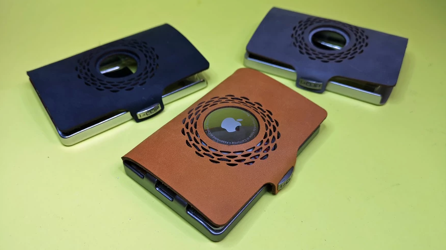 Apples Airtag im I-Clip