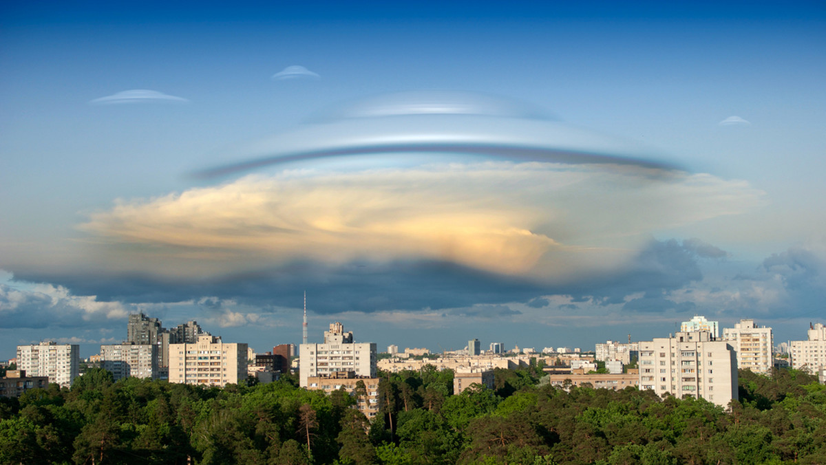 Może się to wydać zaskakujące, ale Polska ma własne odpowiedniki legendarnej katastrofy UFO w Roswell. Najgłośniejszym echem odbiła się sprawa tajemniczego obiektu, który zimą 1959 r. wpadł do basenu portowego w Gdyni. Mało kto jednak wie, że takich przypadków było więcej. Wiosną 1997 r. latający dysk miał awaryjnie lądować w lasach koło Węgorzewa. Gdzie jeszcze rozbiły się "latające spodki"? I co się z nimi stało?