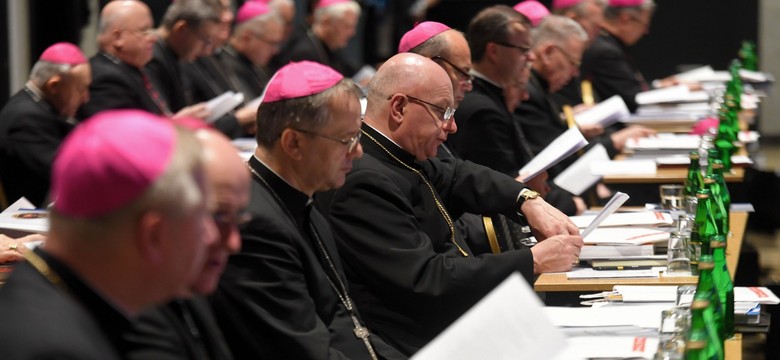 Niemiecki dziennik: Kościół w Polsce gromadzi dane o pedofilii, ale trzyma je pod kluczem. To szyderstwo z ofiar