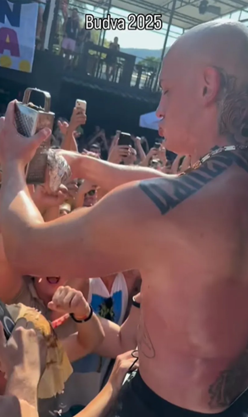 Desingerica na nastupu