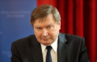 Jerzy Miller na remont gabinetu wydał prawie 2 mln zł. Z marnym efektem