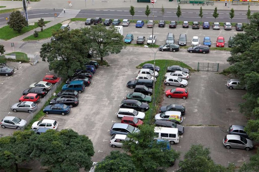 Na os. Sobieskiego likwidują darmowy parking!