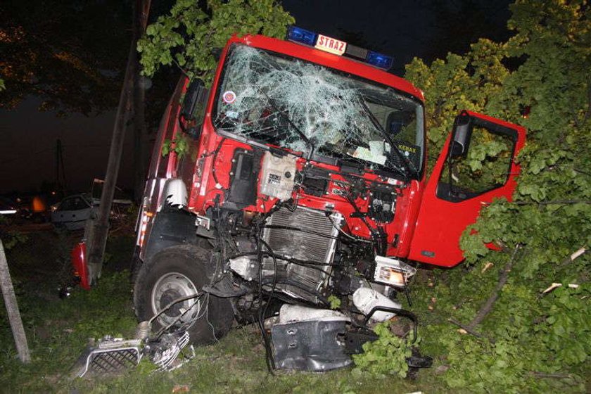 Wjechała pod wóz strażacki