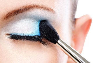 Najmodniejszy makijaż lata 2014 - błękit na powiekach