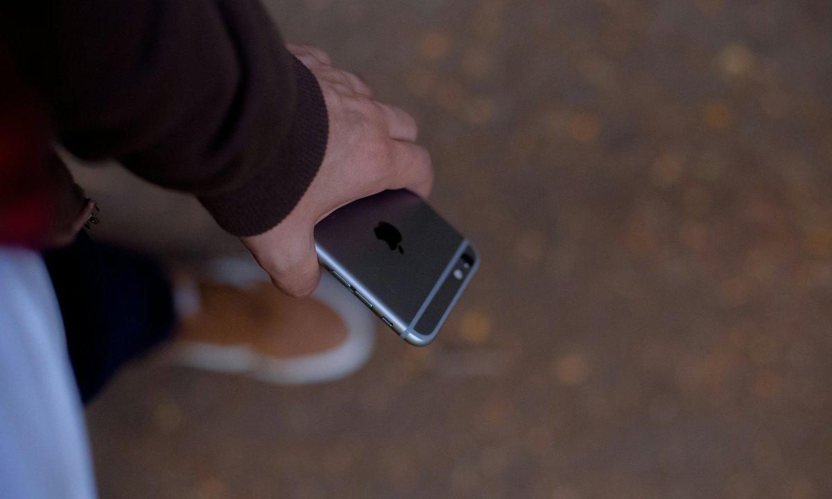 15-latek w szpitalu po odebraniu telefona. "Objawy jak przy głodzie narkotykowym"