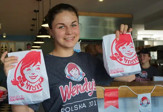 Amerykańska fast foodowa sieć Wendy's odwiedziła Polskę! Warto było czekać w długiej kolejce?