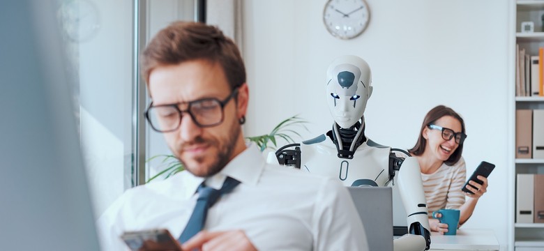 AI zamienia social media w cyfrowe pustkowia. Technologia niszczy relacje międzyludzkie