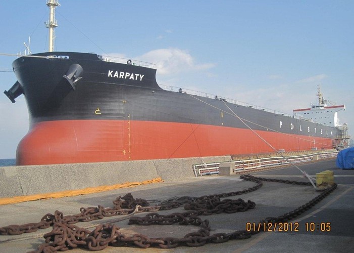 Pierwszy z czterech czterech 82-tysięczników typu 'kamsarmaxy' został odebrany przez Polską Żeglugę Morską (Polsteam) 11 stycznia. 'Chrzest'statku odbył się w stoczni Tsuneishi Shipbuilding Co. w Tadotsu (Japonia). Otrzymał miano górskiego łańcucha 'KARPATY'.