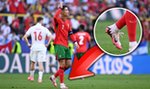 Dlaczego Cristiano Ronaldo zagrał w cudzych butach? Zagadka się wyjaśniła!