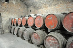 kultowa fabryka wódek na sprzedaż. ma zapasy warte blisko pół miliarda złotych