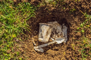 Miasta przeciw rządowemu projektowi o odpadach. Nie chcą śmieci w rzekach i lasach