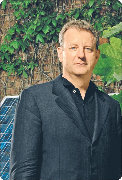 Firma Solarcentury Jeremy’ego Leggetta uniknęła bankructwa dzięki inwestycji firmy energetycznej produkującej prąd z paliw kopalnych. Do dziś musi się z tego tłumaczyć