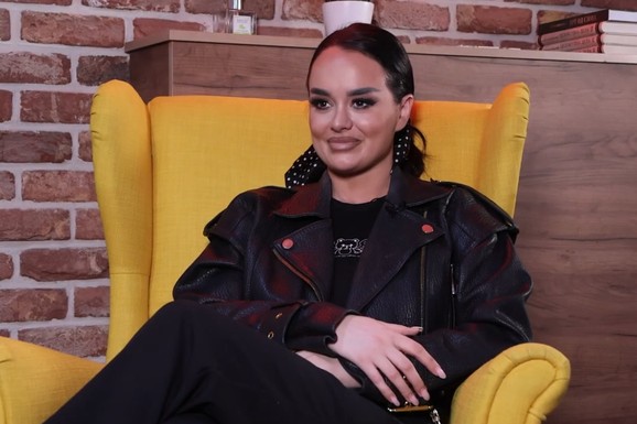 NA RUCI SAT OD 22.000 EVRA Naša pevačica (26) otkrila koliko zarađuje, kupila stan i kola, a sad opet planira odmor na egzotičnoj destinaciji: "Samo to mi prija"  (VIDEO)