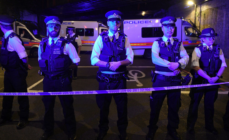 Policja metropolitalna zapewniła także o wzmocnieniu obecności funkcjonariuszy na ulicach brytyjskiej stolicy w celu uspokojenia zaniepokojonych mieszkańców, w szczególności społeczności muzułmańskiej obchodzącej ramadan.