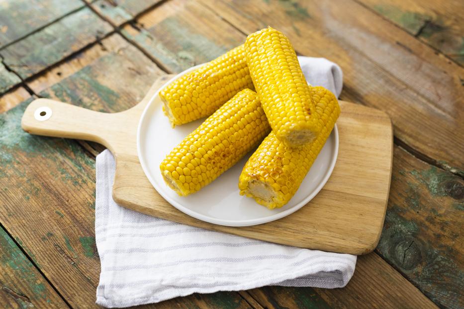 A tökéletes főtt kukorica recept, ahogyan a balatoni büfések készítik. Fotó: Getty Images