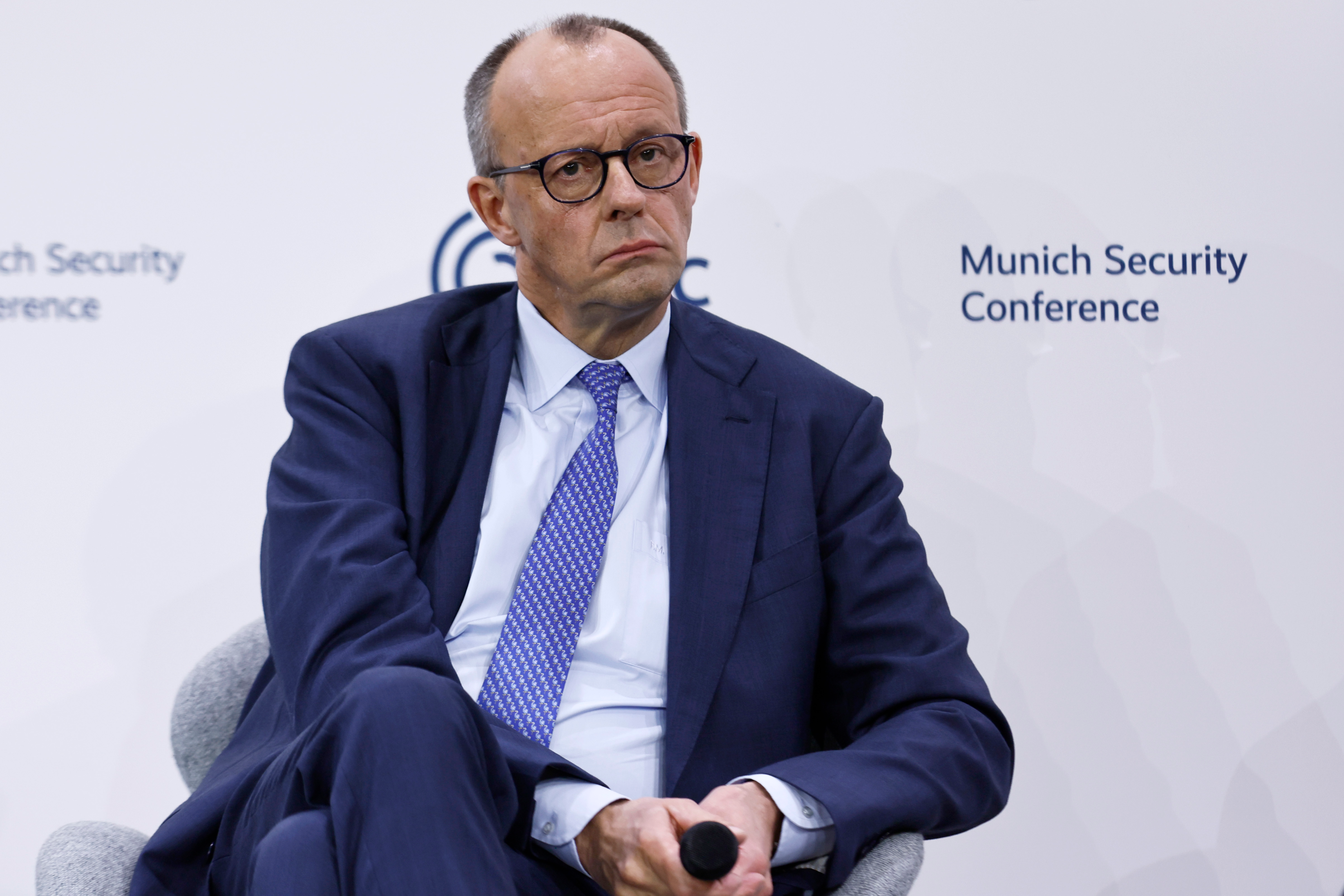 Merz stoppt deutsche Atomwaffen - während der Kanzler EU-Nuklearschirm plant