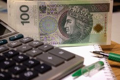 Nieopłacone rachunki i raty kredytów. Długi konsumentów wzrosły do 83,2 mld zł