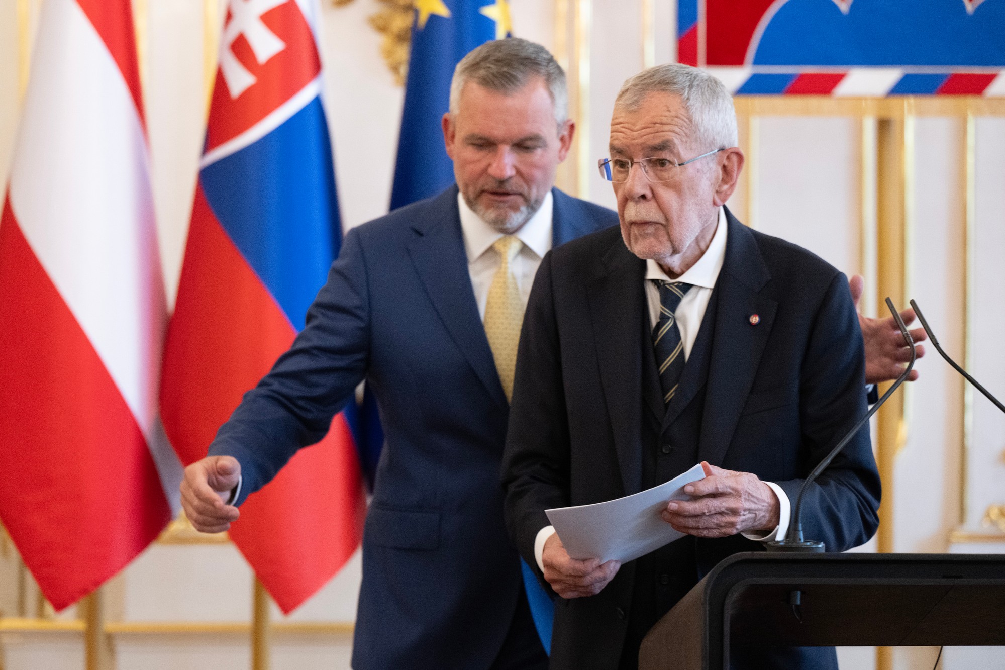 Na snímke prezident SR Peter Pellegrini a rakúsky prezident Alexander Van der Bellen.