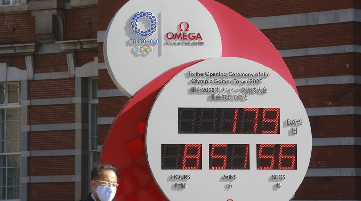 A tokiói nyári olimpiáig még hátralévő időt számláló óra a japán fővárosban. Az ötkarikás játékok kezdetéig még 178 nap van hátra /Fotó: MTI/AP/Szaszahara Kodzsi/