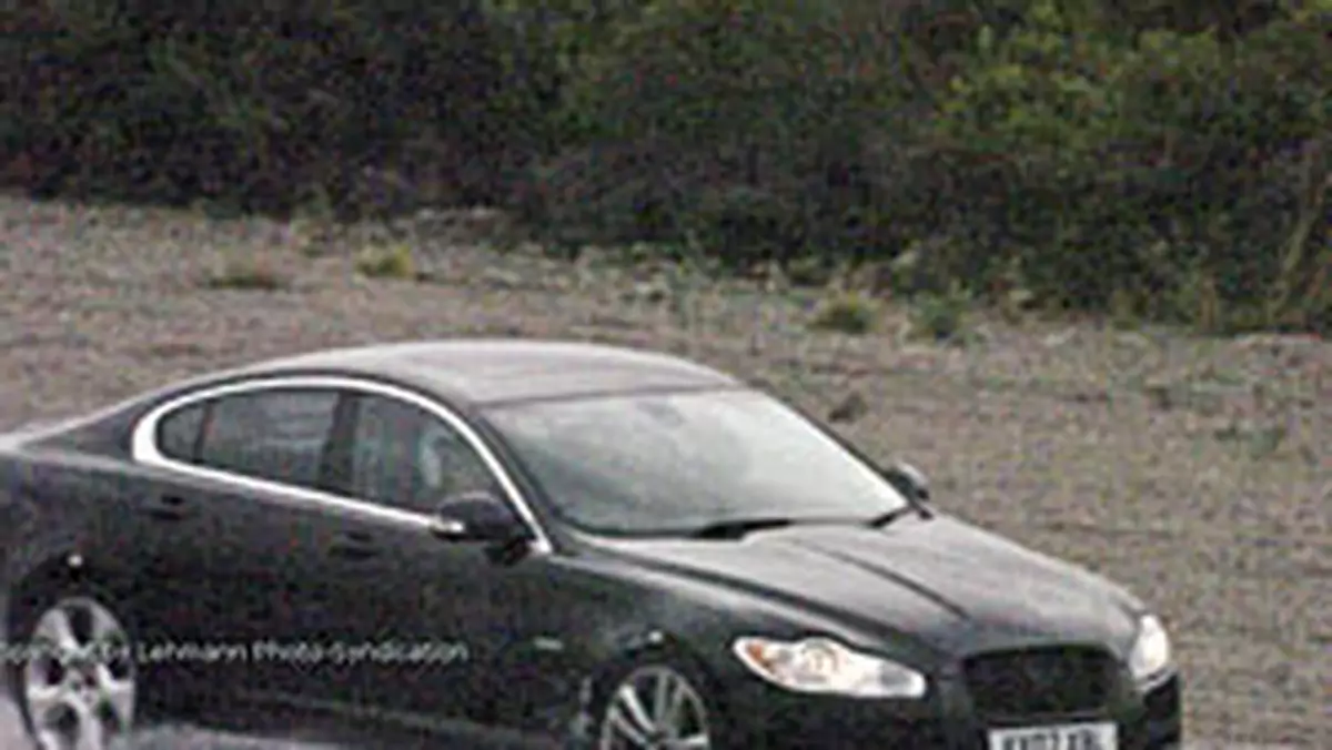 Zdjęcia szpiegowskie: Sportowy sedan Jaguar XF-R bez maskowania