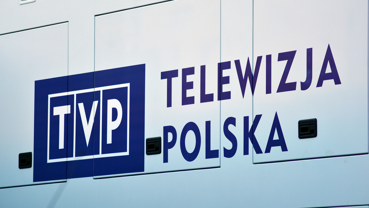 Opozycja zbiera podpisy pod obywatelskim projektem ustawy w sprawie likwidacji kanału TVP Info oraz abonamentu RTV. Podpisy można składać od godz. 12. - TVP Info jest tak zepsutą i przeżartą złem instytucją, że nie da się jej w żaden sposób odbudować - mówi poseł PO Michał Krawczyk.