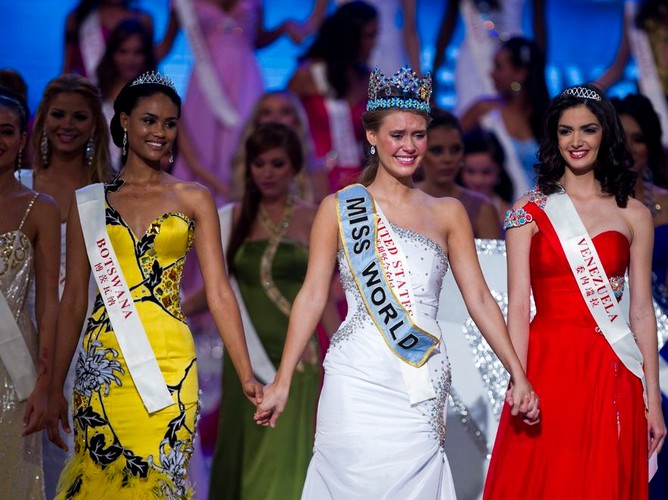 Pierwsza trójka finału: reprezentantki Botswany, USA i Wenezueli