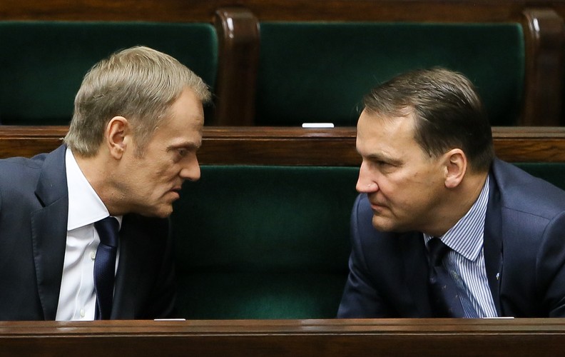 Minister spraw zagranicznych Radosław Sikorski i premier Donald Tusk