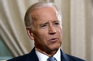Biden przed Trumpem. Różnica wynosi 6,7 punktów proc. [SONDAŻ]