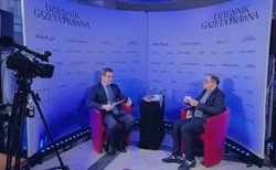 Roubini dla DGP z Davos: Światową gospodarkę czeka twarde lądowanie