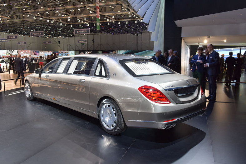 Godny wozić zacnych VIP-ów - Mercedes-Maybach S600 Pullman