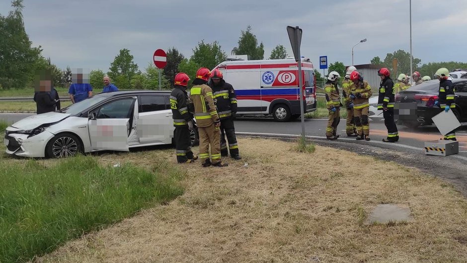 Wypadek w Rzgowie. Jedna osoba ranna