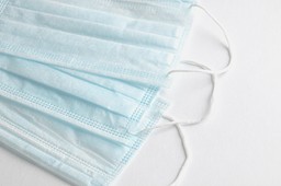 Koronawirus we Włoszech: Spór o maseczki w szkołach