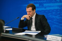 Miedwiediew otwarcie zagroził NATO uderzeniem nuklearnym