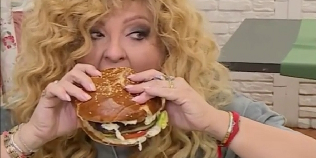 Magda Gessler nie była w stanie ugryźć hamburgera-wieżowca.