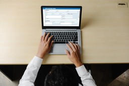 Czy koszty reklamowe generowane poprzez internet mogą być odliczone jako koszty uzyskania przychodów?