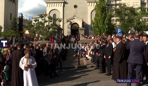 Veliki broj vernika dočekao Pojas Presvete Bogorodice